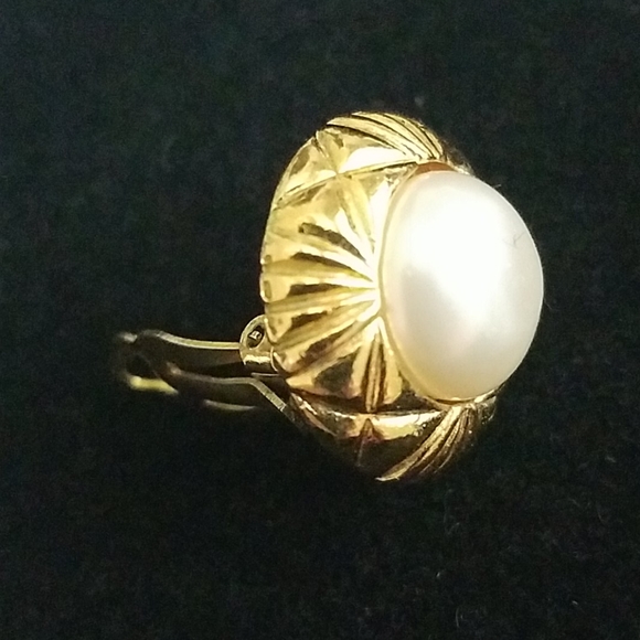 Chanel earring - Picture 4 of 10